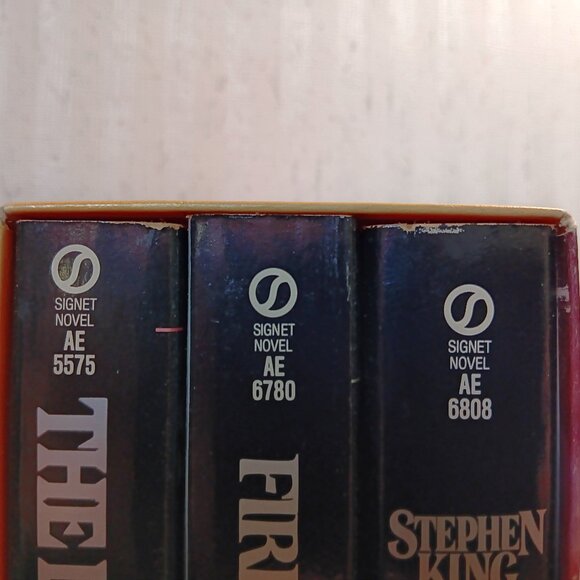 Stephen King Box Set (3 Books) Paperback - Picture 6 of 15